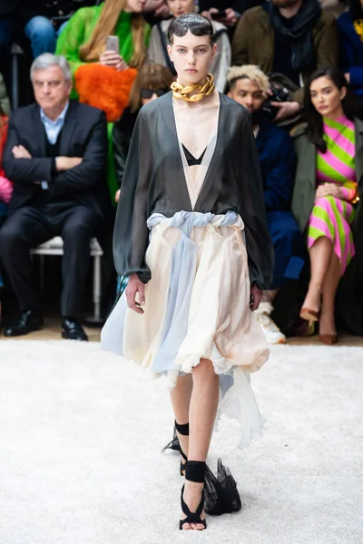 Look 17